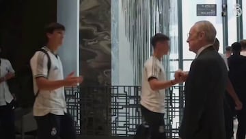 Más madridista que Gento: vean la mueca de Gonzalo saludando a Florentino y comparen con el resto