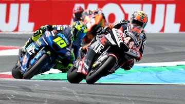 MotoGP - Grand Prix of Netherlands -TT Circuit Assen, Assen, Netherlands - June 29, 2025 Fantic Racing Lino Sonego's Aron Canet in action with Italtrans Racing Team's Diogo Moreira during Moto2 race REUTERS/Yves Herman