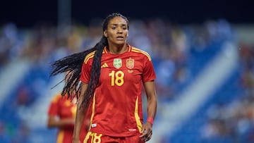 ¿Qué significa el parche dorado que lleva la Selección Española femenina en su camiseta?