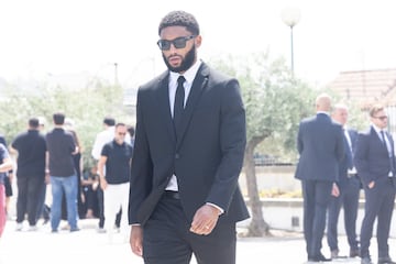 Joe Gómez llega al funeral de Diogo Jota y su hermano André Silva en la Igreja Matriz de Gondomar el 5 de julio de 2025 en Gondomar, Portugal.