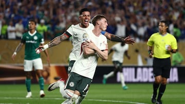 Soccer Football - FIFA Club World Cup - Quarter Final - Palmeiras v Chelsea - Lincoln Financial Field, Philadelphia, Pennsylvania, U.S. - July 4, 2025 Chelsea's Cole Palmer celebrates scoring their first goal REUTERS/Lee Smith