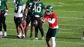 Jul 24, 2025; Florham Park, NY, USA; New York Jets quarterback Justin Fields (7) participates in a drill during training camp at Atlantic Health Jets Training Center. Mandatory Credit: John Jones-Imagn Images