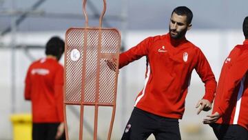 Gonalons seguirá siendo jugador del Granada.