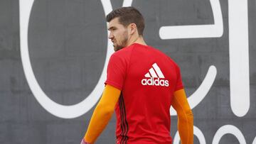Mat Ryan, trabajando con el Valencia