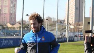 Cañas, en un entrenamiento con el Espanyol.