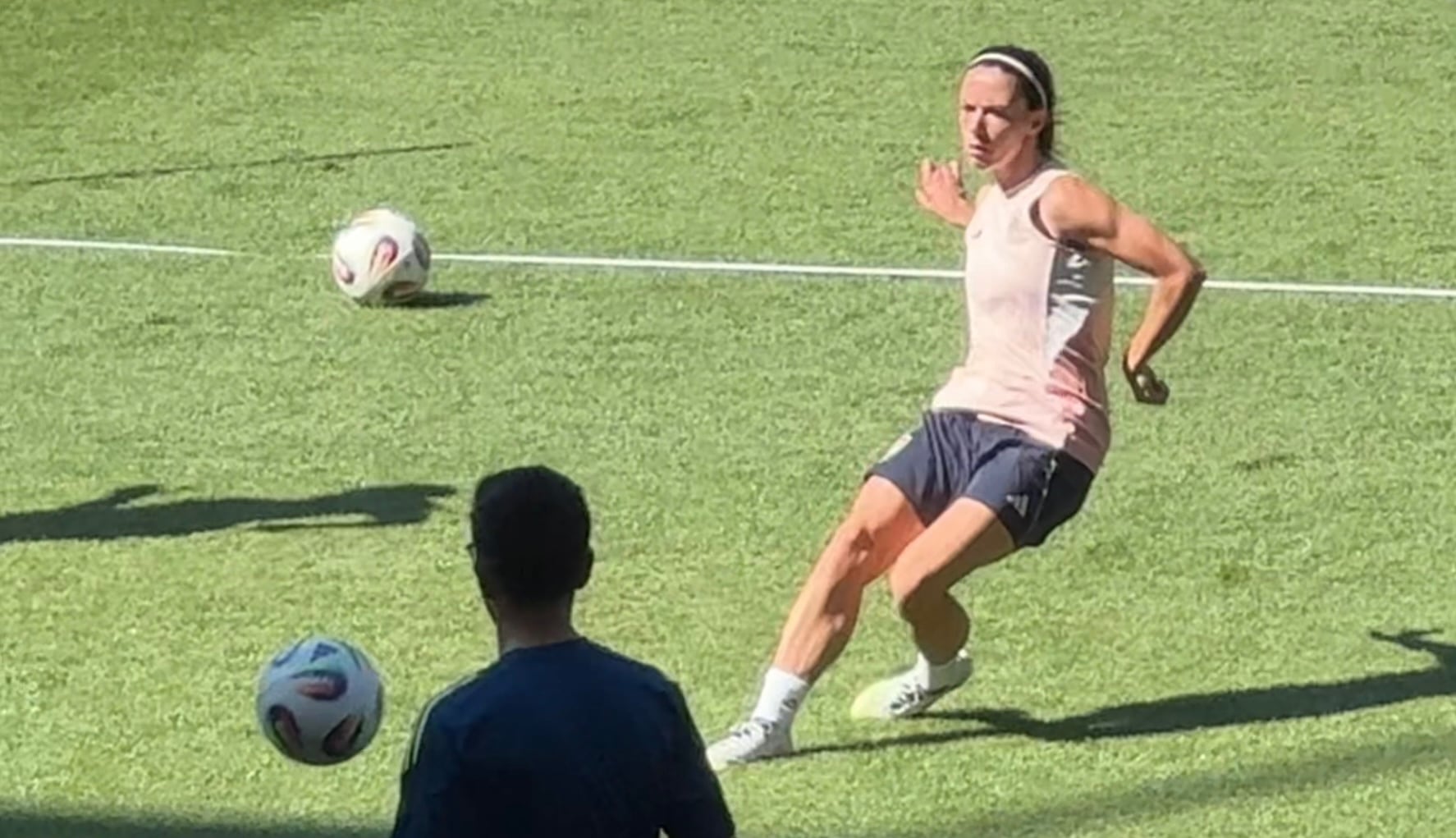 ¡Sorpresón Aitana! Así entrena Bonmatí a 27 horas del debut, alucinen