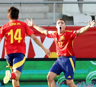 Izan Merino, testigo y figura de un partido histórico de la Sub-19