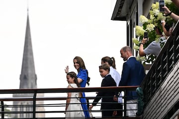 Los príncipes de Gales, Guillermo y Catalina y sus hijos, Charlotte y George.