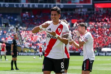 Maximiliano Meza celebra su gol con River Plate en el Lumen Field de Seattle.