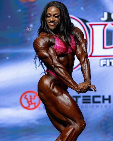 Andrea Shaw, nacida en Detroit en 1983 ha sido campeona de Ms. Olympia cuatro años consecutivos (2020, 2021, 2022, 2023). Andrea superó a Ángela Yeo, segunda, y Alcione Barreto, tercera.