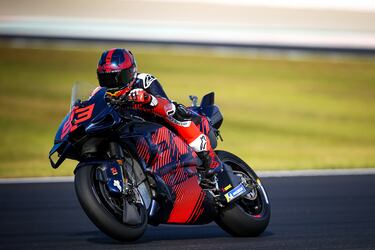 En las ocho primeras vueltas del día se vio a Marc Márquez muy cómodo sobre su nueva moto. 