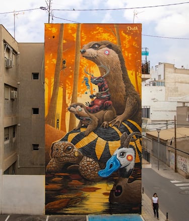 Este mural se creó en octubre de 2024 y está situado en la calle Polo de Medina, nº 4, Alcantarilla, Murcia. 