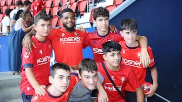 Presentacion de Valentin Rosier como nuevo jugador de Osasuna.