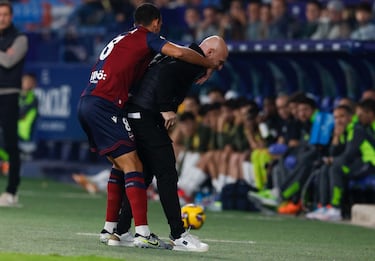 Carlos Espí se viste de héroe