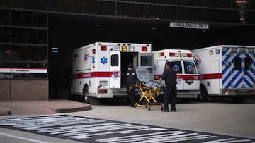Un hombre ingiere tornillos para que le ingresen y le hagan una PCR