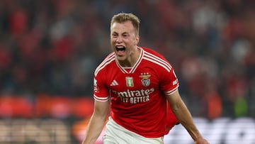Casper Tengstedt celebra un gol