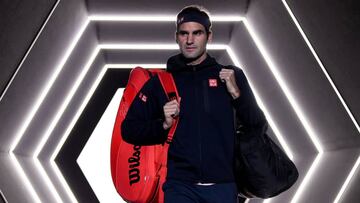 Federer quiere su título 100: empezó por Fognini y le espera Nishikori