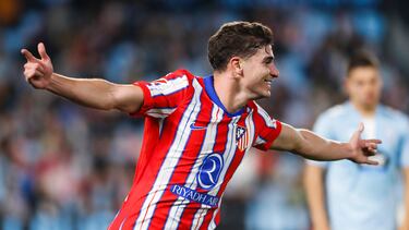 VIGO (PONTEVEDRA), 26/09/2024.- El delantero argentino del Atlético de Madrid Julián Álvarez celebra su gol durante el partido de LaLiga en Primera División que Celta de Vigo y Atlético de Madrid disputan este jueves en el estadio de Balaídos. EFE/Salvador Sas