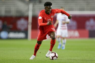 Nació en la ciudad de Buduburam, en un campo de refugiados al que sus padres habían llegado procedentes de Liberia, la cual se encontraba inmersa en una guerra civil. Cuando Davies tenía cinco años, se desplazó junto a su familia a Canadá, concretamente a Edmonton.
