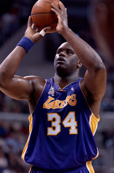 Su etapa en los Lakers no se olvidará. Uno de los jugadores más dominantes que hayan pasado por la liga. Formó una dupla temible con Kobe Bryant que se llevó tres campeonatos seguidos (2000,2001,2002). Elegido MVP de la competición en el año 2000. Segundo máximo taponador de la historia franquicia (1,278). Una media de 27 puntos y 12 rebotes por encuentro en sus siete temporadas en California.