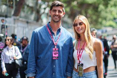Thibaut Courtois junto a su mujer, Mishel Gerzig, durante el Gran Premio de Mónaco de la Fórmula 1.