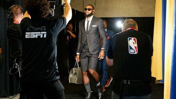 LeBron: 47.000 dólares en su ya famoso traje de pantalón corto