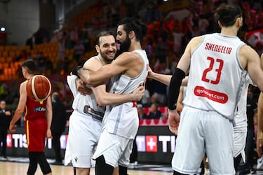 Los jugadores de Georgia celebran su triunfo ante España en el debut del Eurobasket.