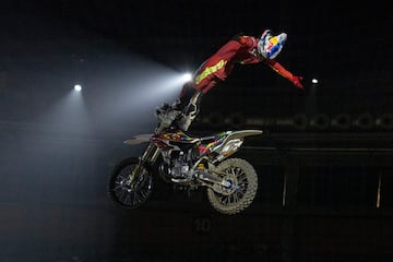 Dany Torres, Pat Bowden (Australia), David Rinaldo (Francia), José Mincha, Clinton Moore y Maikel Melero saltaron al ruedo uno a uno para ofrecer un vbrante espectáculo en la vuelta de freestyle en Madrid.