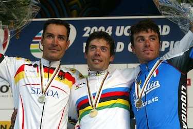 Tras 86 ediciones de los Mundiales de Ciclismo, no hay un único rey que mire al resto desde lo más alto, sino que hasta cinco ciclistas gozan de ese honor: Alfredo Binda (primer arcoíris de la historia), Eddy Merckx, Rik Van Steenbergen, Peter Sagan y el español Óscar Freire. Todos ellos portaron el maillot arcoíris en tres ocasiones.