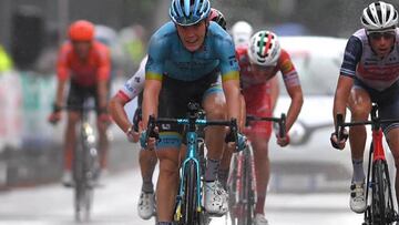 Aranburu-Martinelli: el Astana, con dos balas a Almería