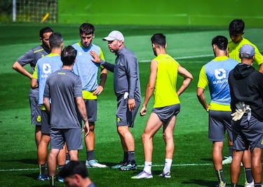 El Racing también pierde a Salinas y Sergio Martínez para visitar al Almería