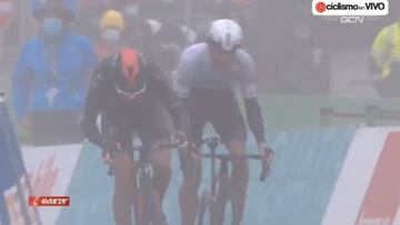Así fue la desafortunada caída de Geraint Thomas a 50 metros de meta que le costó la etapa