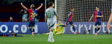 Un Raphinha en estado de gracia y volvió a dejar una espectacular definición para anotar el 3-1 de su equipo.
