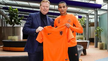 Koeman con Ihattaren.