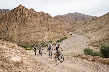 Fran Herrero se desquita y se lleva la etapa 1 de la Titan Desert al sprint