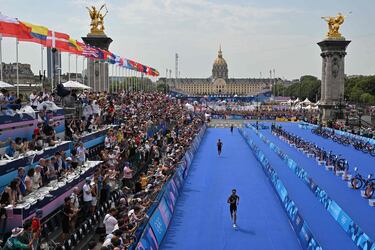Alberto González, octavo en el triatlón de los 1.400 millones