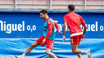 Sergio Álvarez se las ve esta noche contra los de su casa por Navidad