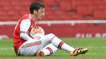 Wilshere: "Algún día se sabrá el porqué de la situación de Özil"