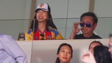 Peter Lim asiitió al partido del Valencia ante el Betis.