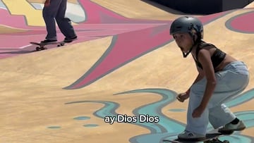 Martina Bustamante durante su ronda de semifinales de la World Cup Skateboarding en Marisquiño 2025.