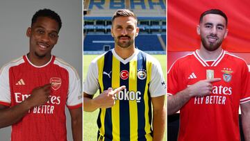 Timber, Tadic y Kökçü posan con sus nuevas camisetas.