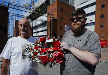 La afición del Liverpool rinde homenaje a Diogo Jota, fallecido a los 28 años.