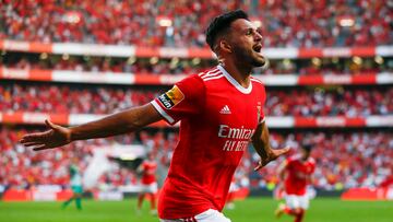 Lisbon (Portugal), 08/10/2022.- Benfica's Goncalo Ramos celebrates after scoring the 3-1 lead during the Portuguese First League soccer match between SL Benfica and FC Rio Ave in Lisbon, Portugal, 08 October 2022. (Lisboa) EFE/EPA/ANTONIO COTRIM