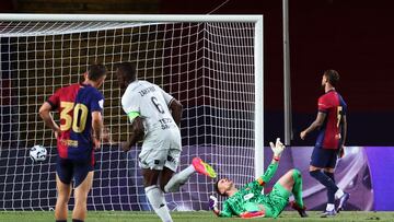 Soccer Football - Joan Gamper Trophy - FC Barcelona v AS Monaco - Estadi Olimpic Lluis Companys, Barcelona, Spain - August 12, 2024 FC Barcelona's Marc-Andre ter Stegen looks dejected after conceding a goal REUTERS/Bruna Casas