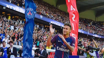 Neymar, el día de su presentación con el PSG.