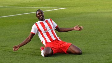 Umar Sadiq, del Almería.