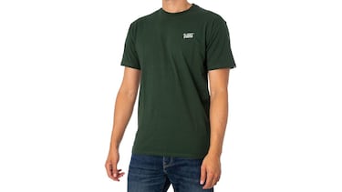 Suave y transpirable: así es la camiseta de Vans ideal para lucir a diario en verano