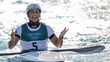 Maialen Chorraut celebra su medalla de plata en Tokio.