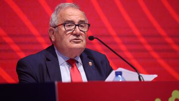 Luis Sabalza durante la asamblea