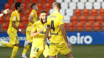 Benkhemassa celebra con Lombán el gol del triunfo ante el Lugo.
